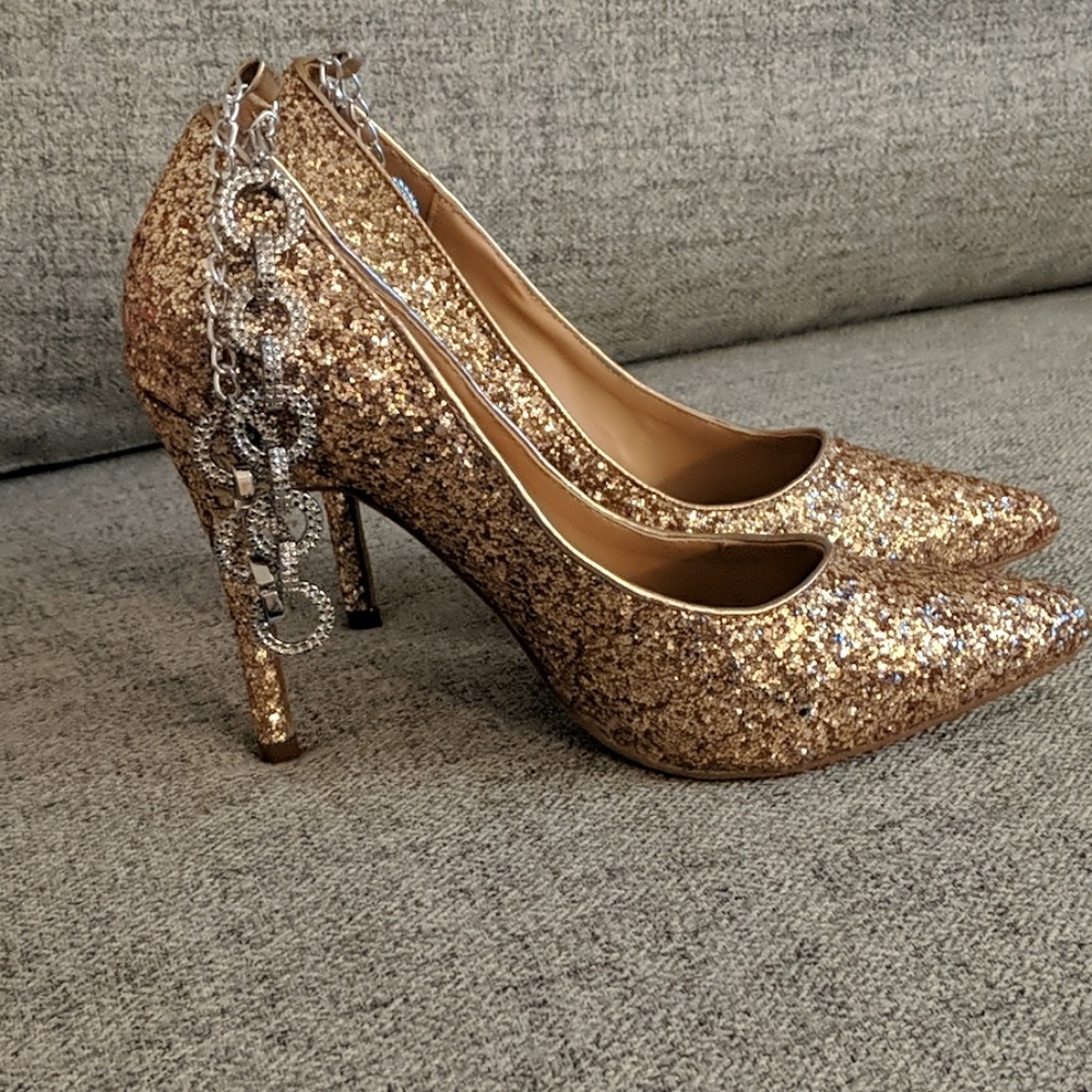 Heels - Picture 2 of 3